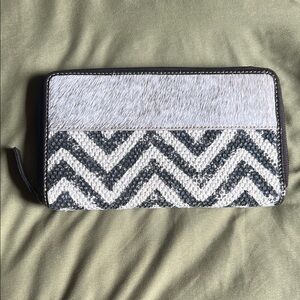 Chic Chevron Pattern Clutch NWOT